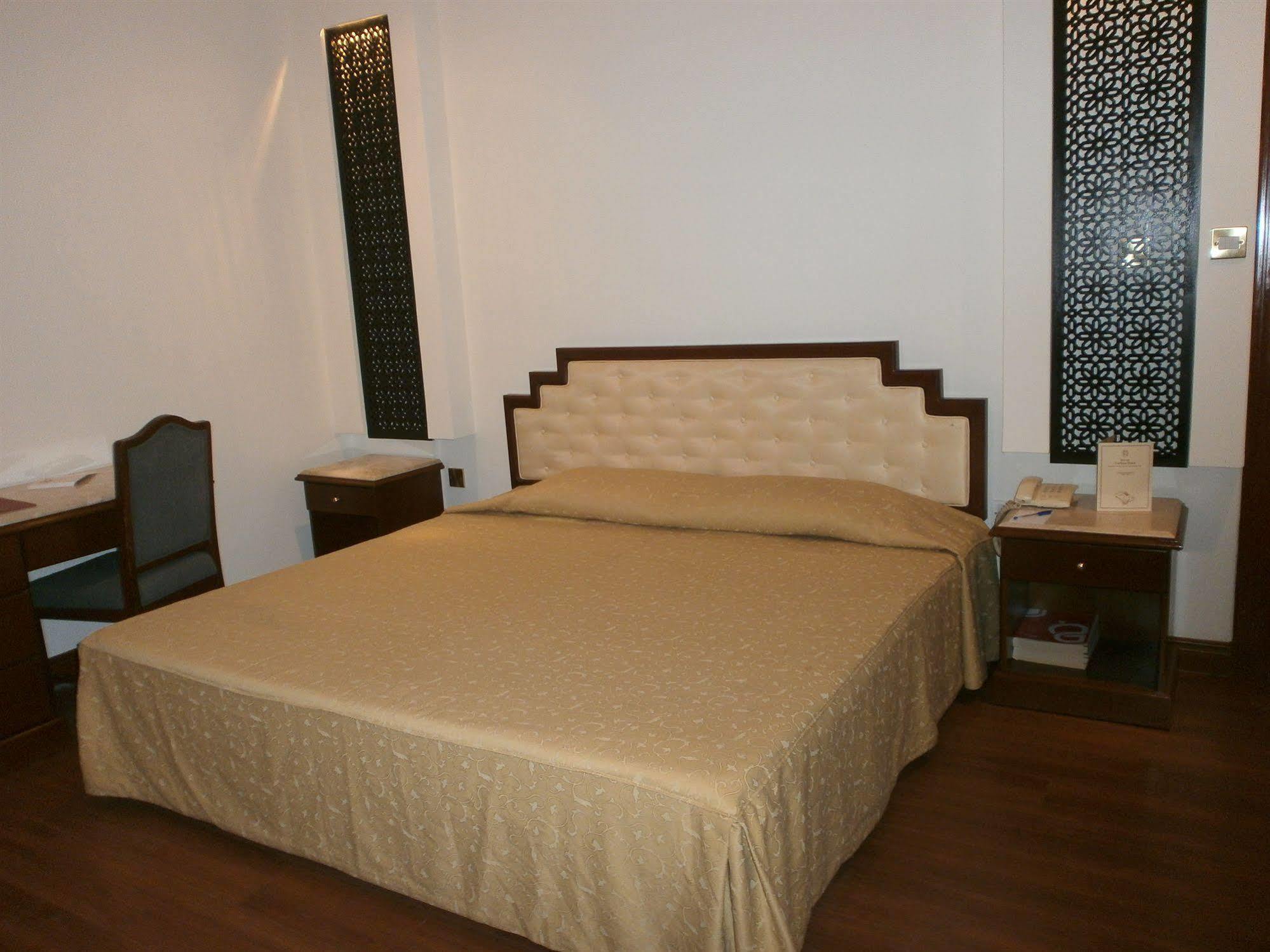 Bahrain Carlton Hotel Manama Zewnętrze zdjęcie